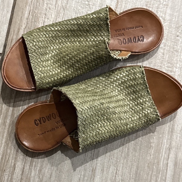 Cydwoq Green Sandals Size 37 - Picture 4 of 4